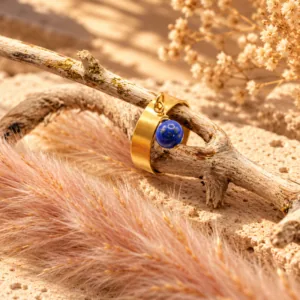 Bague Breloque Dorée Lea en Lapis Lazuli, bijou de lithothérapie
