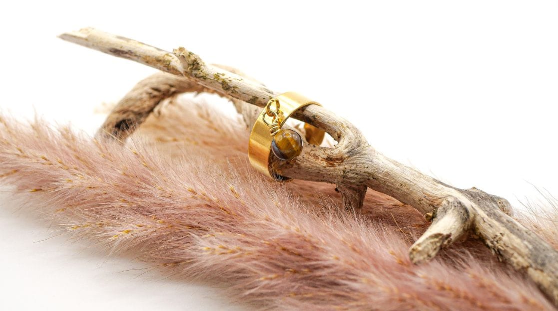 Œil de tigre pierre naturelle : Les bienfaits en lithothérapie 16 Bannière Oeil Du Tigre Bague Breloque